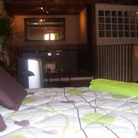 Casa Rural Con Jacuzzi Taberna Del Tio Pedro Cabanas de Polendos Exterior foto