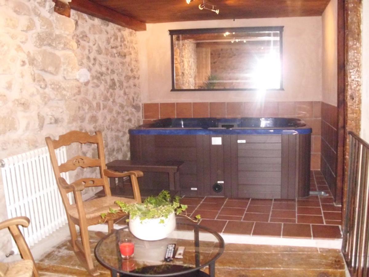 Casa Rural Con Jacuzzi Taberna Del Tio Pedro Cabanas de Polendos Exterior foto