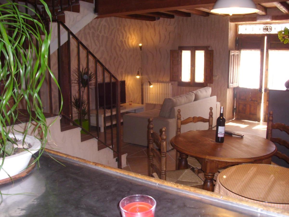 Casa Rural Con Jacuzzi Taberna Del Tio Pedro Cabanas de Polendos Exterior foto